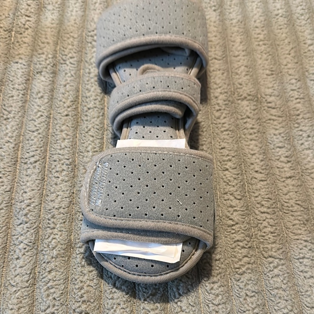 Gray Plantar Fasciitis Night Splint - Picture 12 of 12